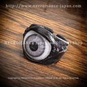 【数量限定 ご予約受付中】【ネクロマンス NECROMANCE】 レザー義眼リング Leather Eye Ring ＜グレー/Gray/灰色＞ 目玉 革