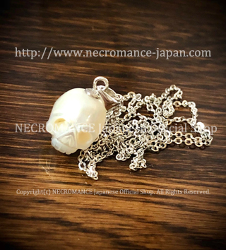 【ネクロマンス NECROMANCE】 スカル パール ネックレス ＜ホワイト/White/白色＞ Skull pearl Necklace 真珠 淡水パール 骸骨