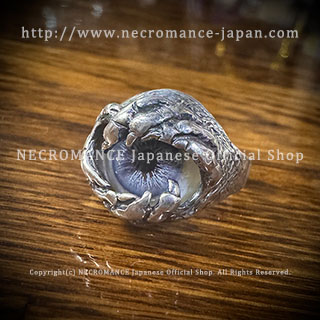 【ネクロマンス NECROMANCE】 シルバードラゴンクロー義眼リング Silver Dragon Claw Glass Eye Ring ＜ブルー/Blue/青＞ 爪 龍 目玉