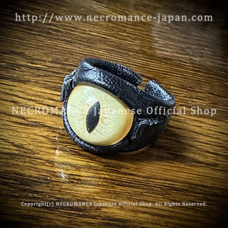 【数量限定 ご予約受付中】【ネクロマンス NECROMANCE】 レザー義眼リング Leather Eye Ring ＜イエローキャット/Yellow Cat/黄色猫目＞ 目玉 革