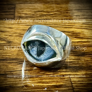 【ネクロマンス NECROMANCE】【数量限定】シルバーNEW義眼リング Silver New Eye Ring＜ブルーキャットアイ/Blue Cat Eye/青猫目＞