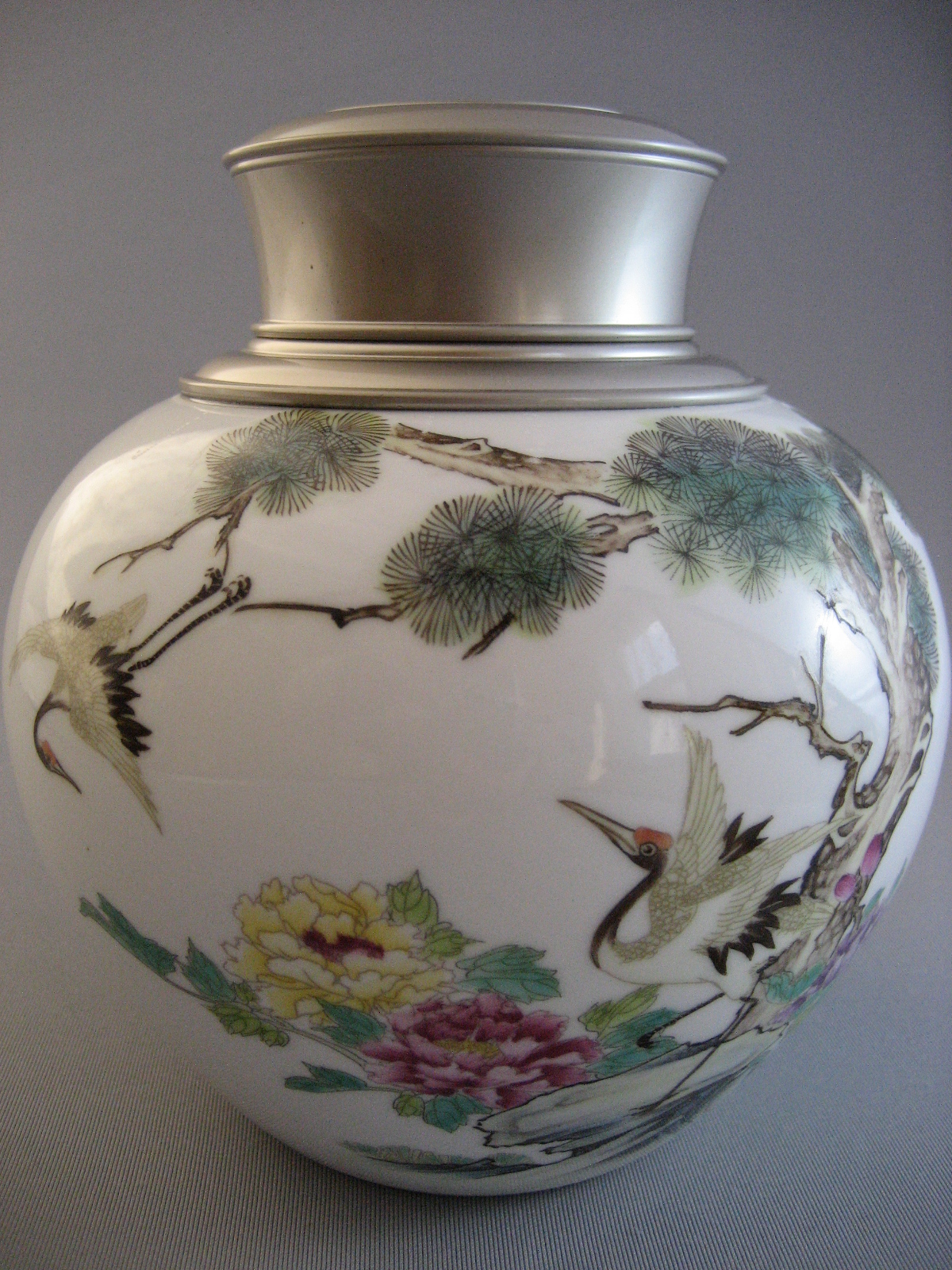 景徳鎮製茶缶ー彩絵「舞い鶴」図