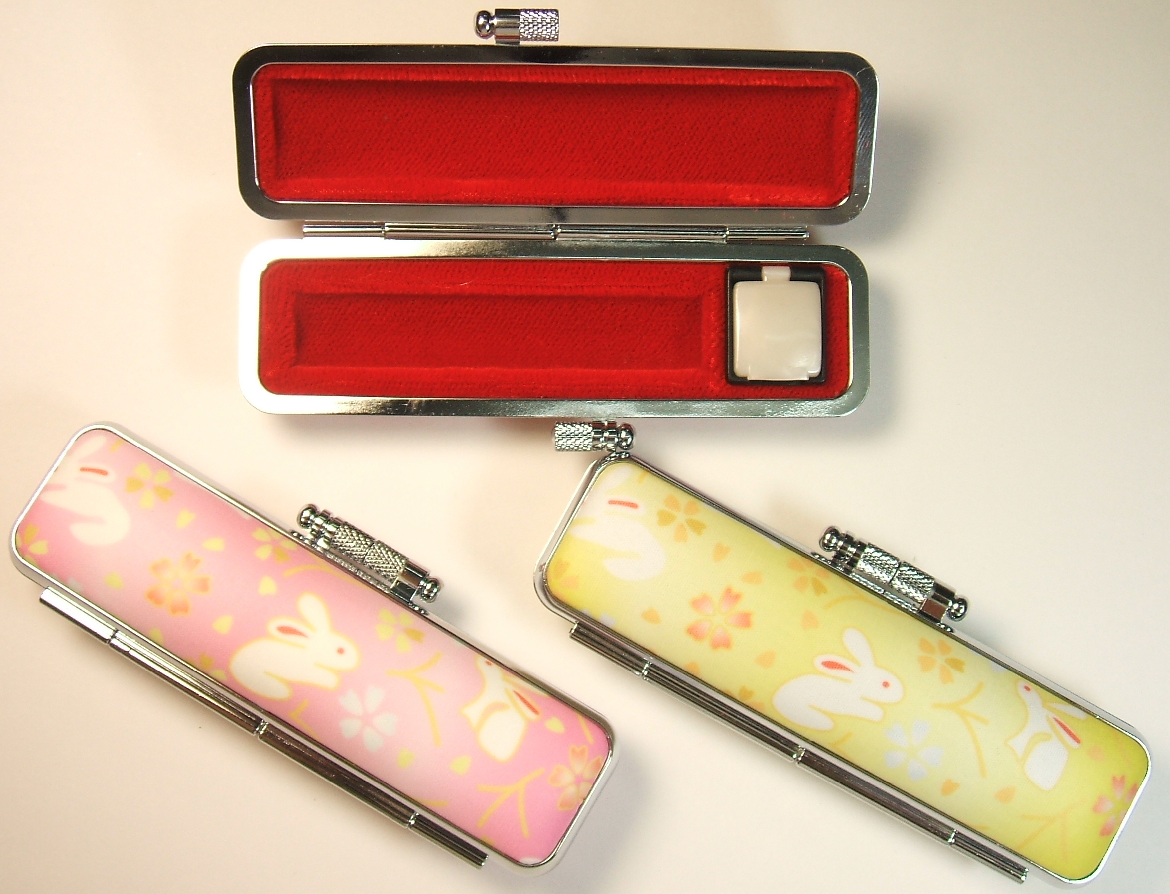 きれいなちりめん柄印鑑ケース【うさぎ】13.5・15ミリ丸用