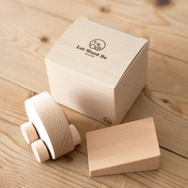 赤ちゃんの五感を刺激 木のおもちゃ くるりんカー 【Let Wood Be 】【日本製】 動をき楽しむ車 日本の作家が作る木製玩具 6カ月~【出産祝いに最適】 くるりんカーパッケージ