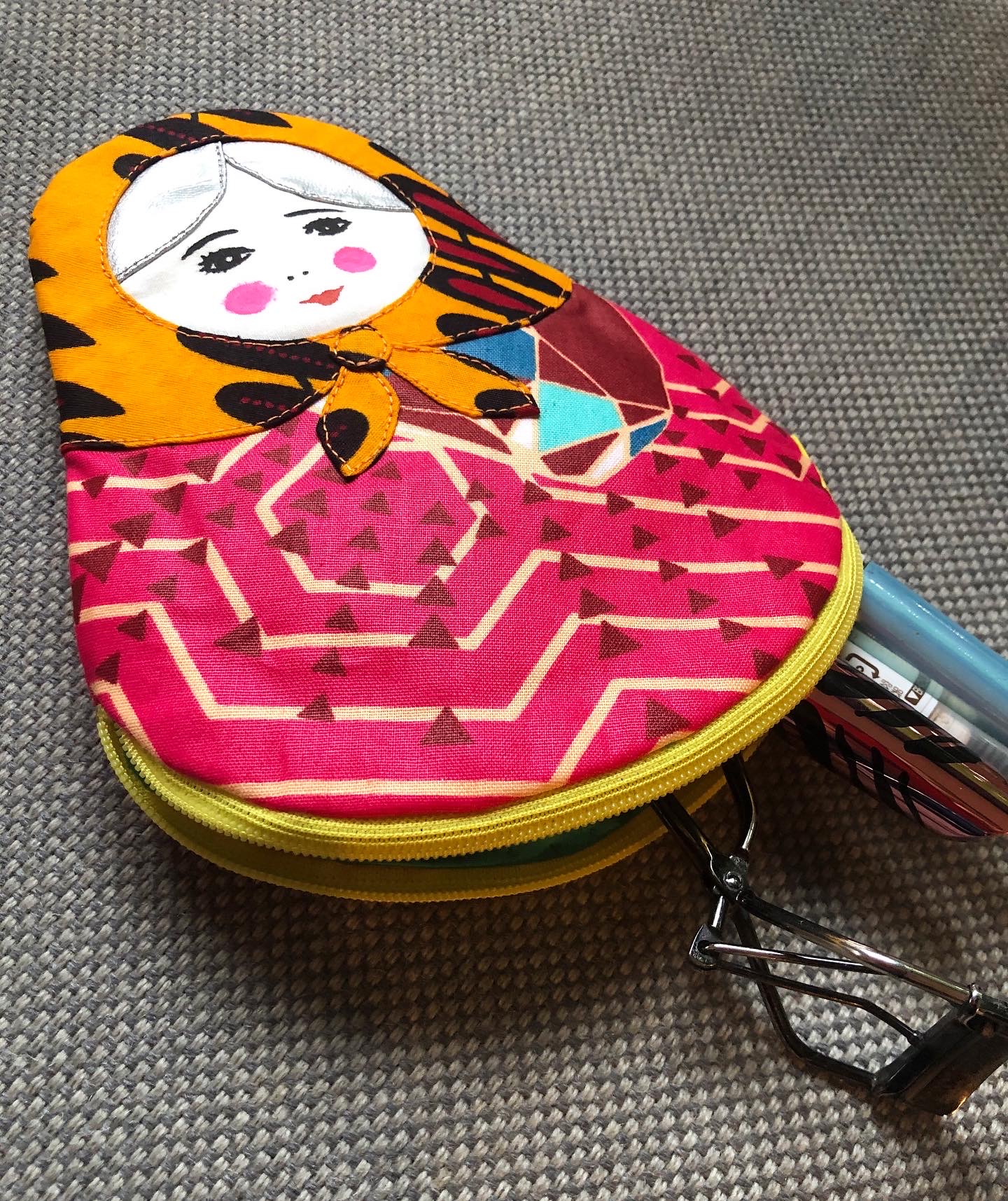 アフリカンプリントのマトリョーシカポーチ　