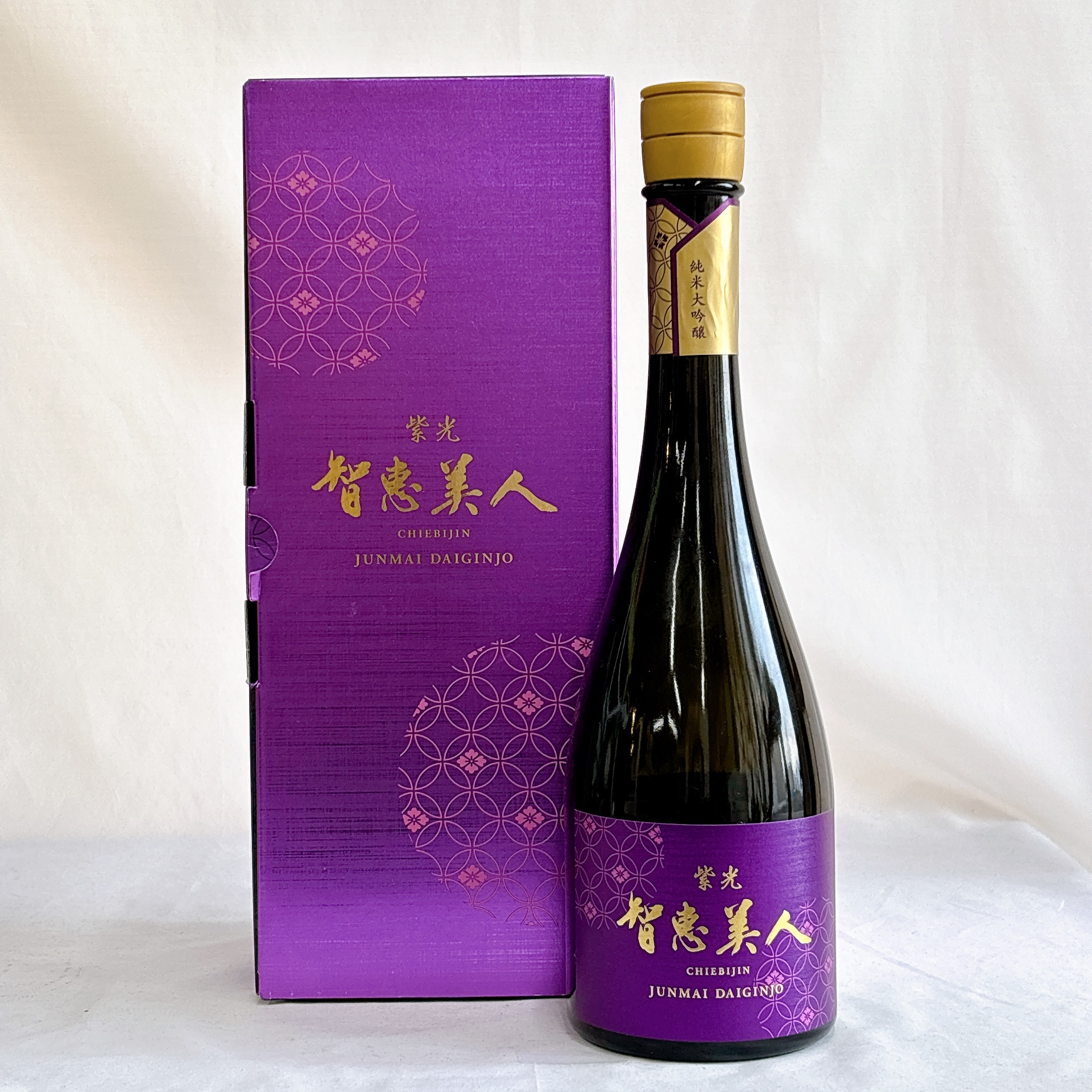智恵美人　純米大吟醸　紫光　（720ml）箱入り