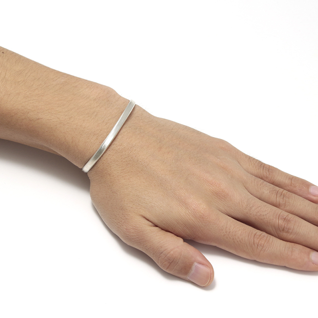 ホースシューチャームバングル - シルバー×K18イエローゴールド SYMPATHY OF SOUL(シンパシーオブソウル) Horseshoe Charm Bangle - Silver×K18Yellow Gold