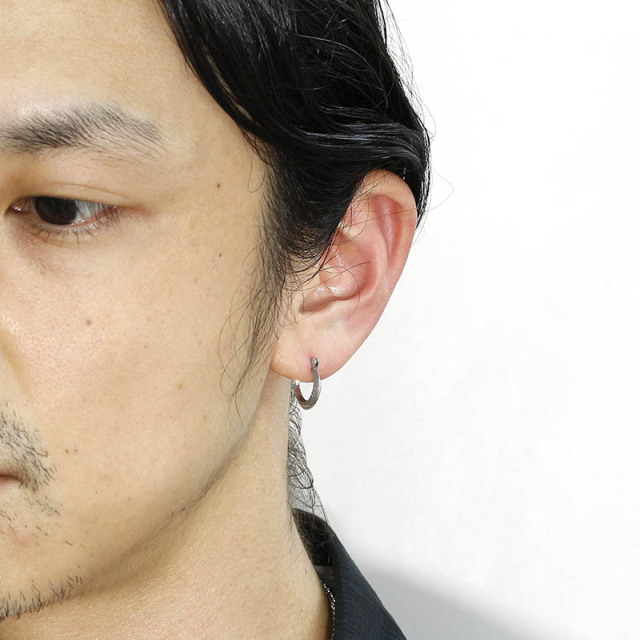 カーヴドムーンフープピアス Suman Dhakhwa×SYMPATHY OF SOUL(スーマンダックワ×シンパシーオブソウル) Carved Moon Hoop Pierce