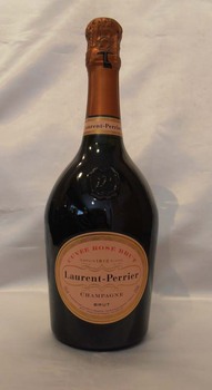 ��NV��Laurent Perrier CUVEE ROSE BRUT ������󡦥ڥꥨ ������� ���� �֥��å� ��750m��