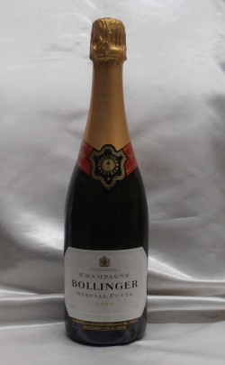 ��NV (��90's��٥�!��Special Cuvee Brut ���ڥ���롦����������֥��å� (Bollinger/�ܥ�󥸥�)750ml