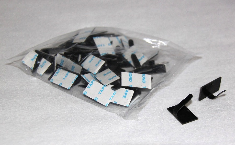 配線留め P-25BV 黒色クロメートメッキ品 強力両面テープ付 50個入