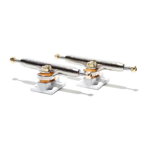 【BR239】Blackriver Trucks/Wide 2.0 Big Base white 32/トラック