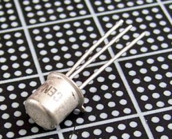 【シリコン】2Ｎ2907A（メタル缶）：Central semiconductor社製