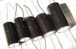 【電解】アルミニウム電解コンデンサ　F&T　100μ/450V