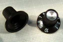 【ノブ】スプリットタイプ（6mm)：ギザギザシャフト用　フェンダースタイル風