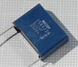 【BOX型フィルム】MALLORY：メタライズド・ポリフィルム・コンデンサ　0.22μ/250V