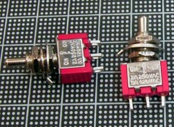【ミニトグルスイッチ】N.B/3PIN　ON-OFF-ON　SWITCH(SPDT)【ショートピン】