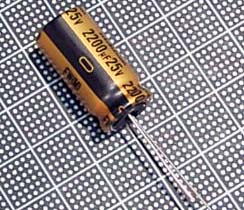 【電解コンデンサ】ニチコン　ＦＷシリーズ　2200μF～（25V）