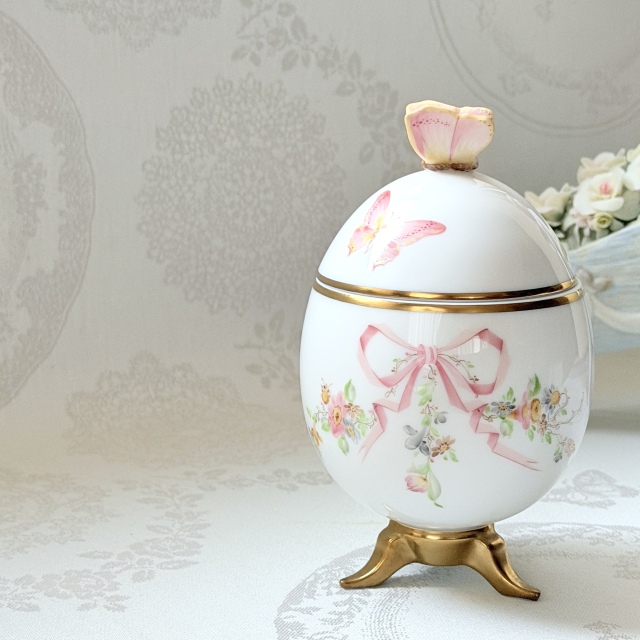 ☆ラスト1点☆オリジナルギフト包装でお届け☆レア☆ Herend ヘレンド EDENP エデン桜ピンク メモリアルエッグスタンド バタフライフィニア