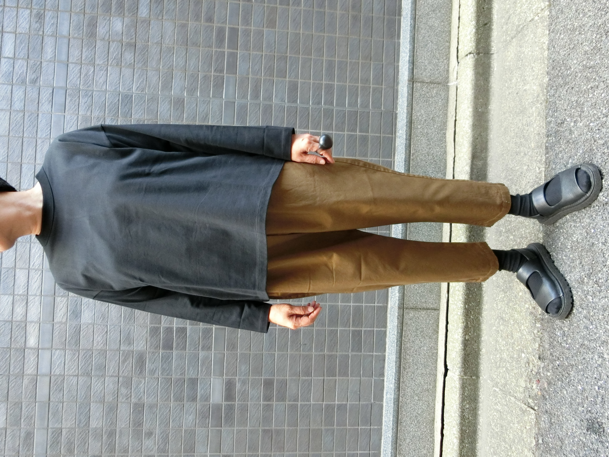 TRAVAIL MANUEL：コンパクトチノサドルパンツ