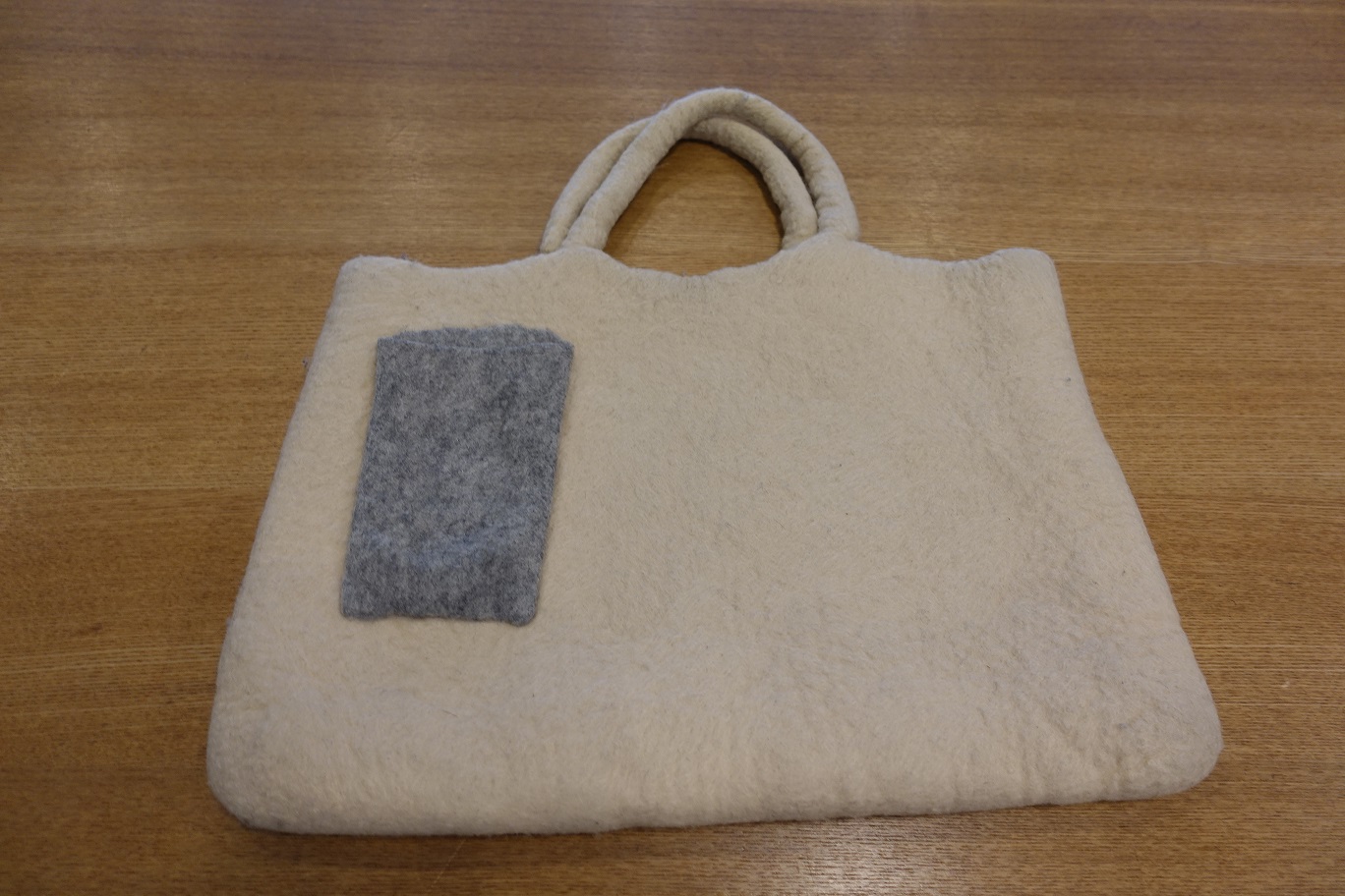 HUT UP：ベージュバック