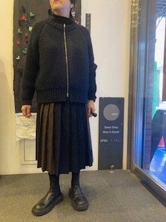 AVN：アゼジップニット