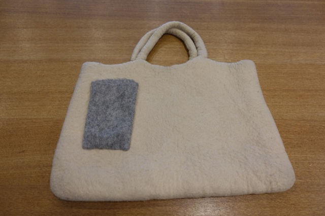 HUT UP：ベージュバック