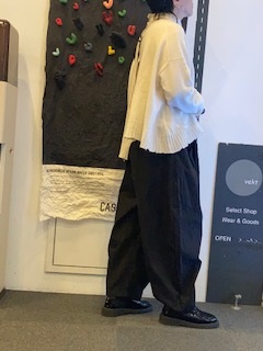 vekt：テーパードパンツ