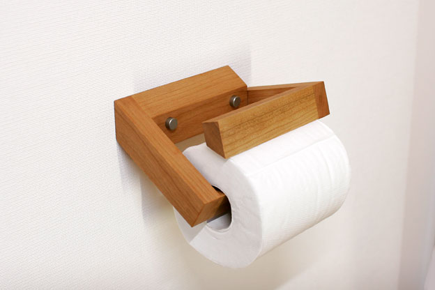木のトイレットペーパーホルダーＣブラックチェリー画像01
