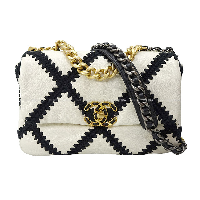 2019年春夏 新作 CHANEL シャネル カメリア エンボス フラップ 長財布