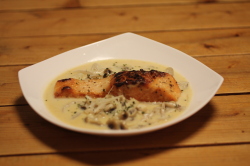 サーモンのサワークリーム煮