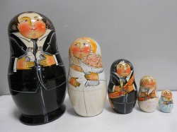 マトリョーシカ　5ピース(イリーナ・ヴァトルーシュキナ ＆ イリーナ・ グヴォズジェフスカヤ作）