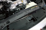 ZELE R35GT-R チタンエンジンフードサポートバー