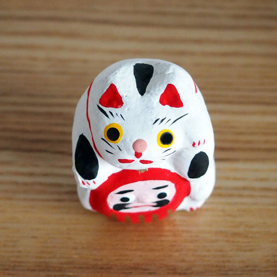 上から見た抱き猫だるま