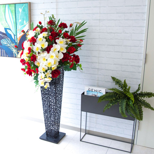 Pa459 Ir90bk 造花スタンドアレンジ ローズ 胡蝶蘭 アイアンスタンドh90cmブラック 造花スタンド花 お祝い立札無料 フラワーアレンジメント 開店祝い フラワースタンド お祝い花 開店花