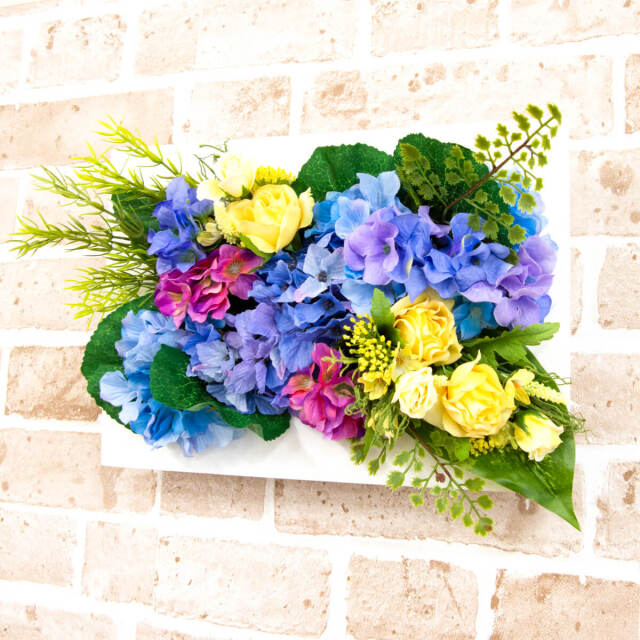 造花アレンジメント　壁掛け 壁掛けフラワーアレンジ | iichi 日々の暮らしを心地よくする