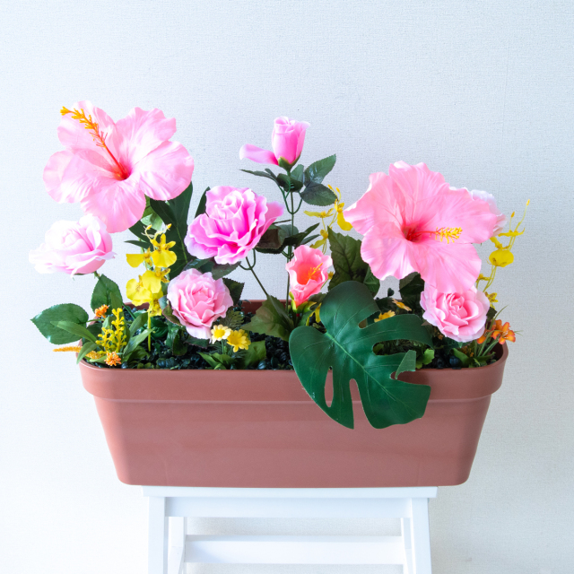 造花プランター フラワープランター フラワーアレンジメント フェイクグリーン 店舗装飾 ディスプレイ パチンコ店 工事現場 住宅展示場 モデルハウス ショールーム 夏装飾 ピンク/PF844-LB 造花プランター(ハイビスカス・バラ)