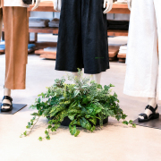 造花プランター インテリアプランター 寄せ植え フェイクグリーン フラワー アレンジメント アートフラワー 店舗装飾 ディスプレイ 商業施設 住宅展示場 モデルハウス ショールーム/PFE013-BOTBK 造花インテリアプランター()