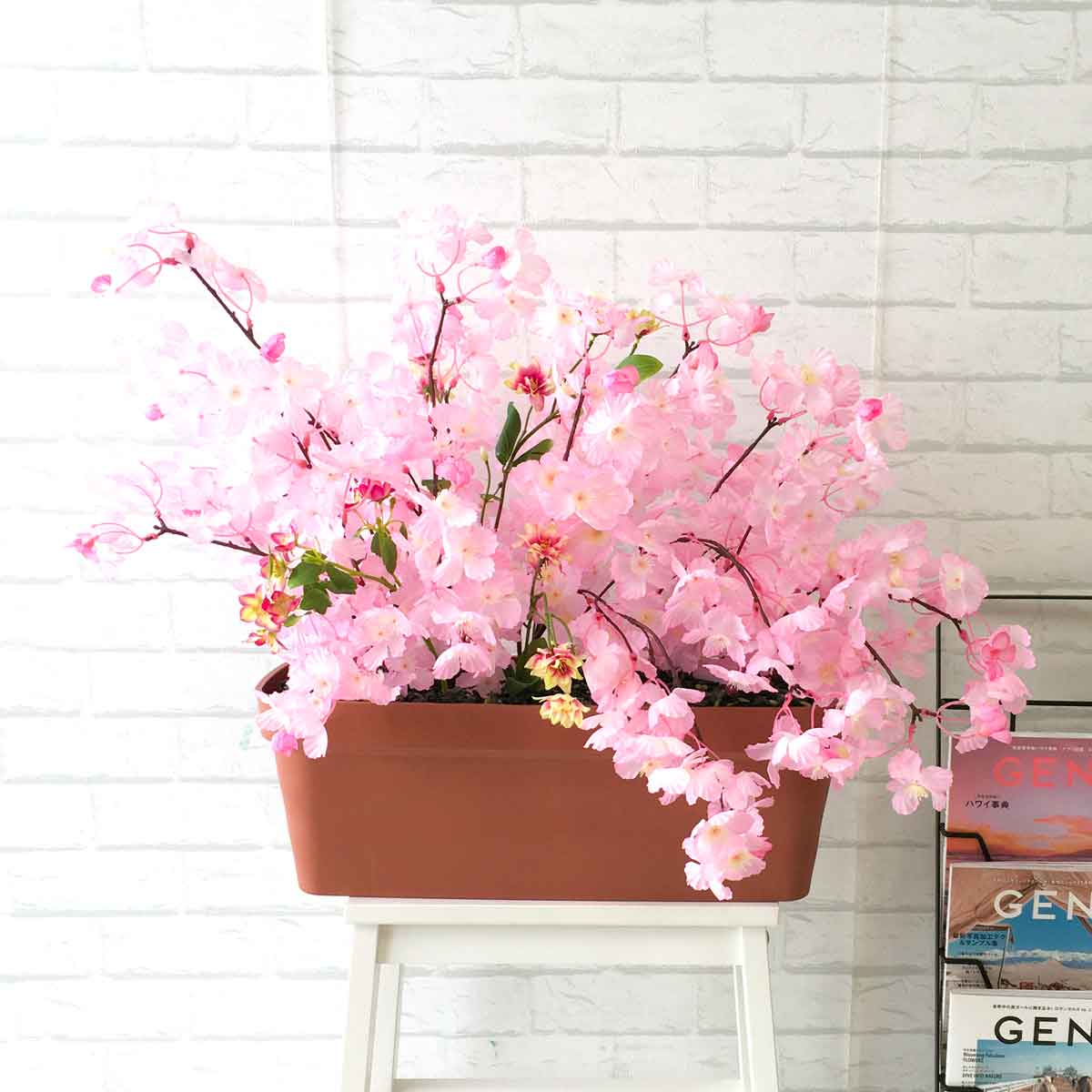 造花プランター フラワープランター フラワーアレンジメント フェイクグリーン 店舗装飾 ディスプレイ パチンコ店 工事現場 住宅展示場 モデルハウス ショールーム 春装飾 ピンク/PF361 造花プランター(桜・アキレギア)
