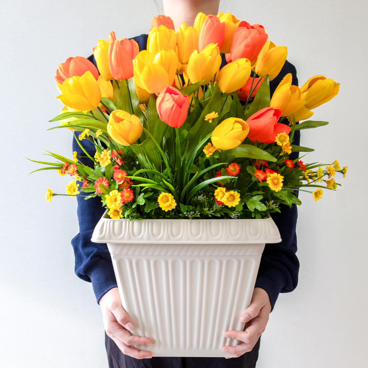 造花プランター フラワープランター フラワーアレンジメント フェイクグリーン 店舗装飾 ディスプレイ パチンコ店 工事現場 住宅展示場 モデルハウス ショールーム 春装飾 オレンジ/PF551 造花プランター四角(チューリップ)