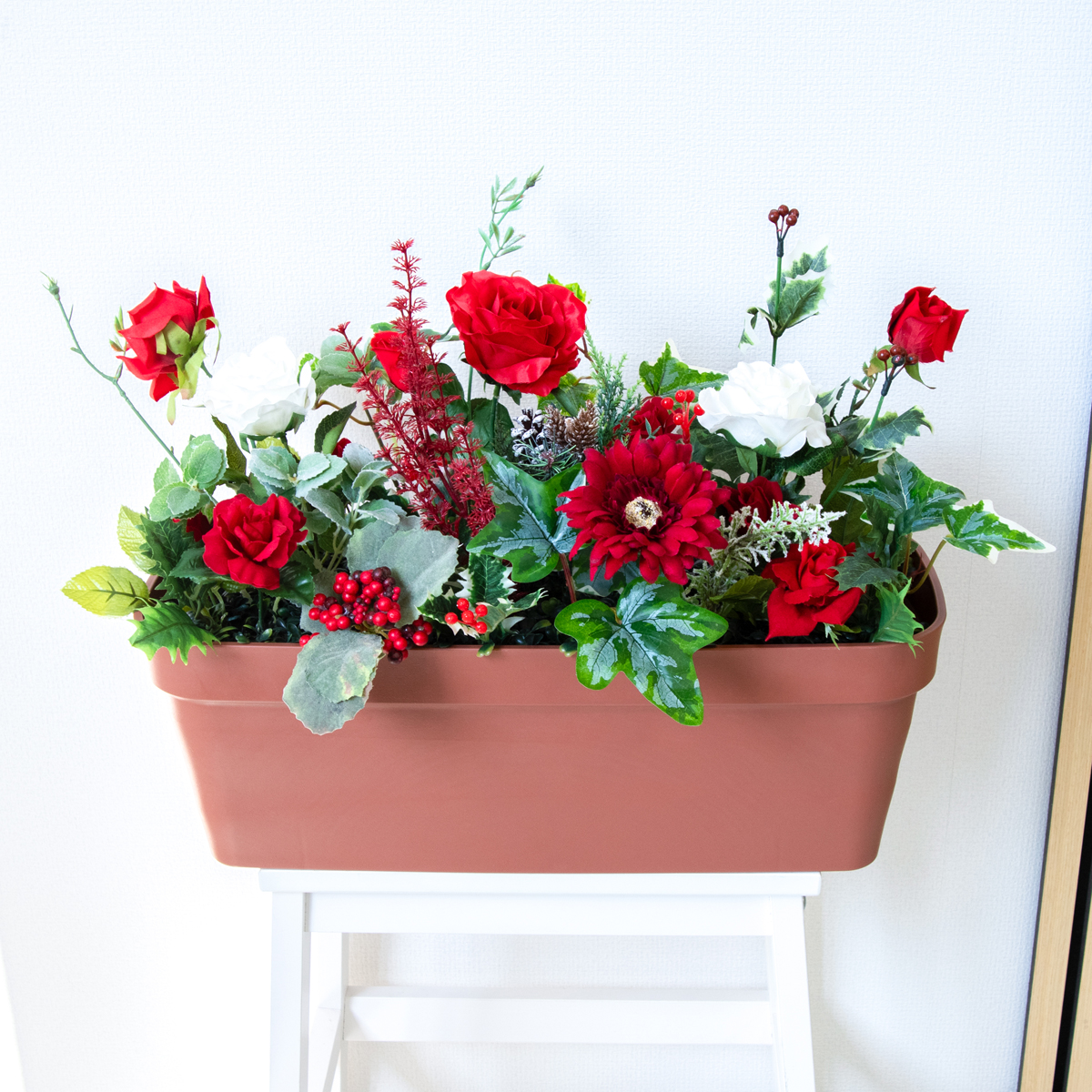 造花プランター フラワープランター フラワーアレンジメント フェイクグリーン 店舗装飾 ディスプレイ パチンコ店 工事現場 住宅展示場 モデルハウス ショールーム ミックス レッド/PF841-LB 造花プランター(バラ・ガーベラ):Aプ