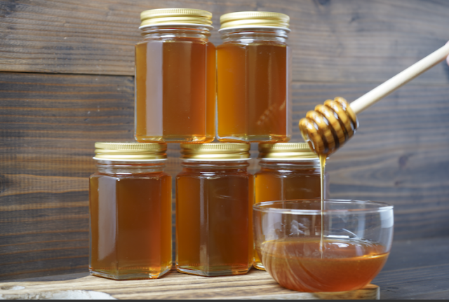 希少・熊本県産【非加熱・無添加】日本ミツバチの「しぼりたて純生ハチミツ(180g)」×５本組