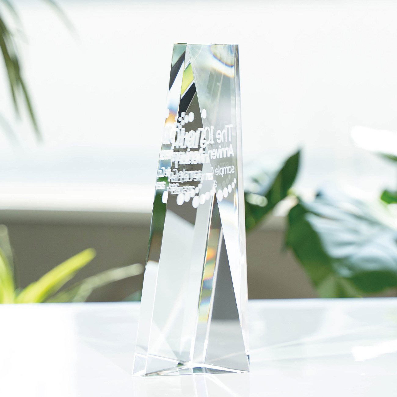 クリスタルトロフィー 内部レーザー彫刻《XC-L-0143_Aサイズ