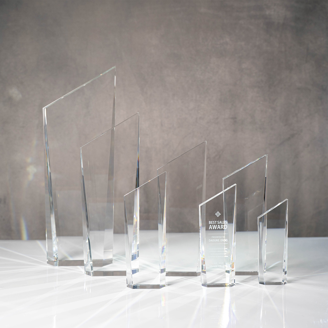 クリスタルトロフィー 内部レーザー彫刻《XC-L-0193_Aサイズ》(高さ