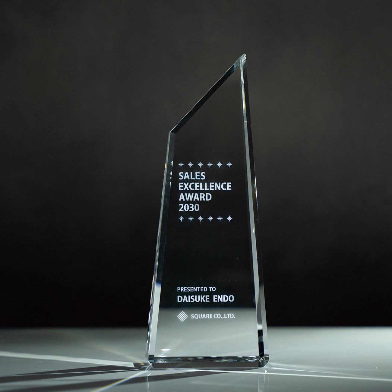 謎のトロフィー トロフィー/表彰状/楯の販売 AwardStyle