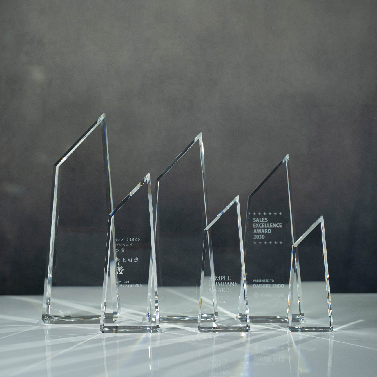 クリスタルトロフィー 内部レーザー彫刻《XC-L-0108_Dサイズ