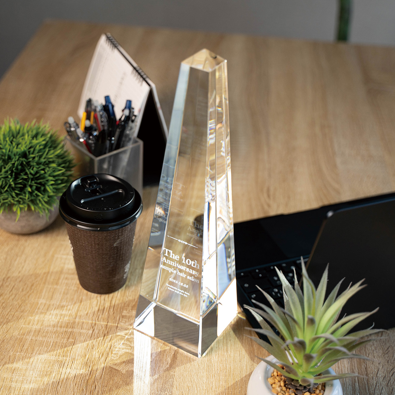 クリスタルトロフィー 内部レーザー彫刻《XC-L-0301_Aサイズ》(高さ