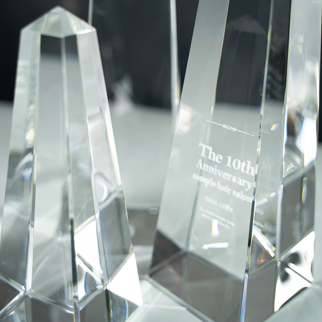 クリスタルトロフィー 内部レーザー彫刻《XC-L-0301_Aサイズ》(高さ