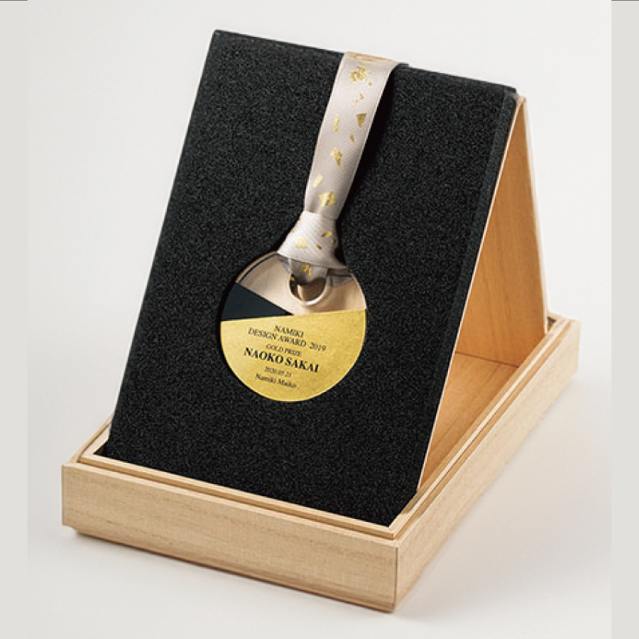 【新品】ノーベル物理学・化学賞 レプリカメダル　1:1復刻　専用ケーズ付き 新品】ノーベル物理学・化学賞 レプリカメダル 1:1復刻 専用