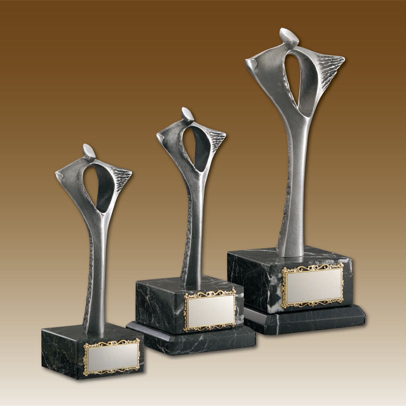 DIESEL ノベルティー　トロフィー アートトロフィー 人型 BT-2137 Bサイズ